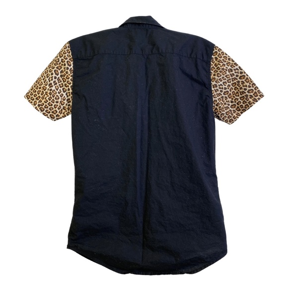 Printed Short-Sleeve Button-Down - Picture 2 of 3